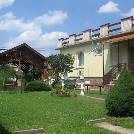 Kovacs Vendeghaz Apartment Mátraderecske Exterior photo